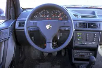 Alfa Romeo 155 2.0 TD - 13