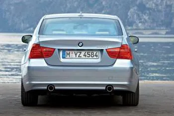 BMW 318d High Executive - 21