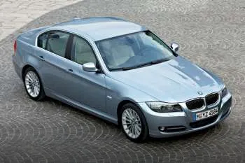 BMW 318d High Executive - 11