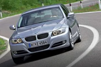 BMW 318d High Executive - 9