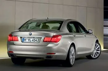BMW 7-series - 18