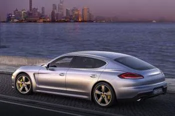 Porsche Panamera - 33